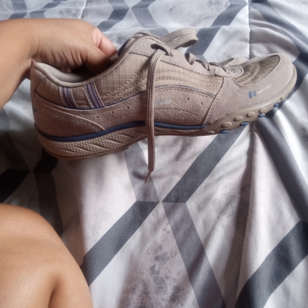 Skechers Tan Lace-Up Casual Sneakers - Picture 9 of 9